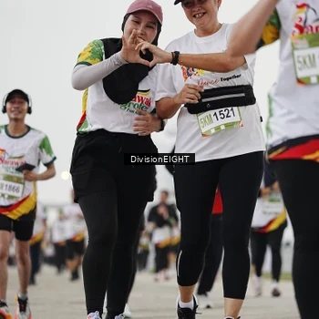 Runner Photo 7647453
