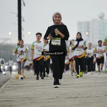 Runner Photo 7647463