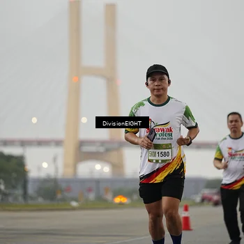 Runner Photo 7647476