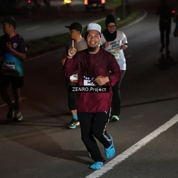 Runner Photo 7647485
