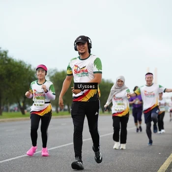 Runner Photo 7647490