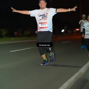 Runner Photo 7647518