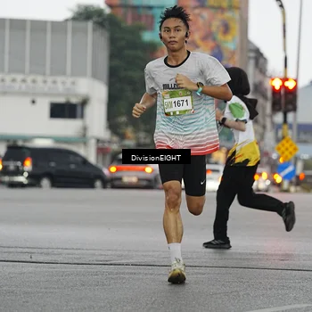 Runner Photo 7647542