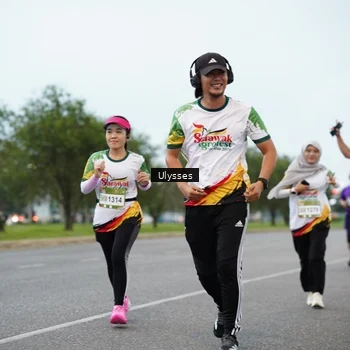 Runner Photo 7647545