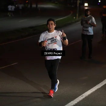 Runner Photo 7647548