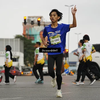 Runner Photo 7647574