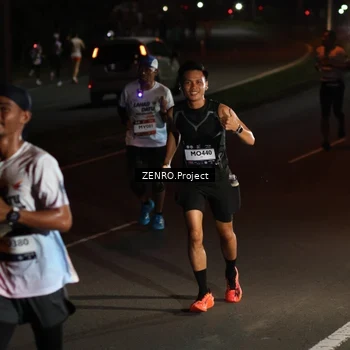 Runner Photo 7647576