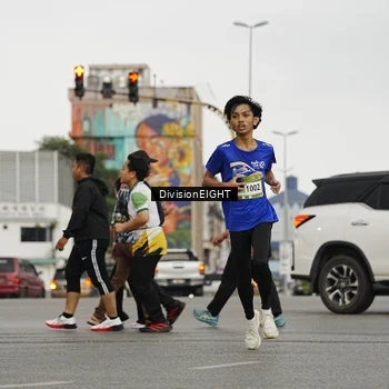 Runner Photo 7647580