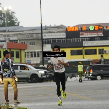 Runner Photo 7647583