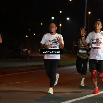 Runner Photo 7647590