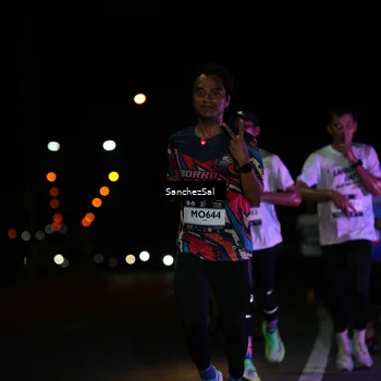 Runner Photo 7647592
