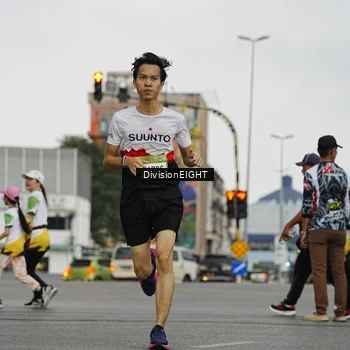 Runner Photo 7647599