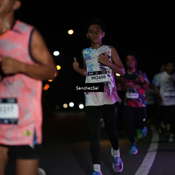Runner Photo 7647602