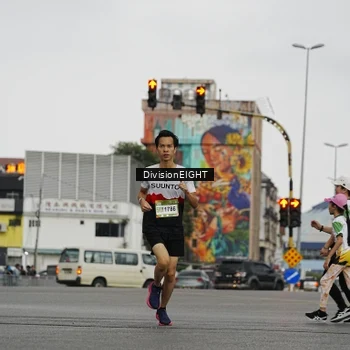 Runner Photo 7647614