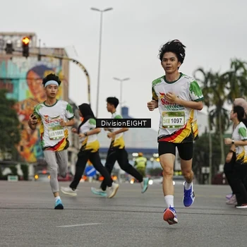 Runner Photo 7647668