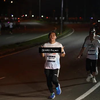 Runner Photo 7647671