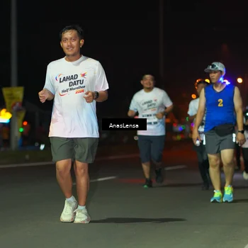 Runner Photo 7647704