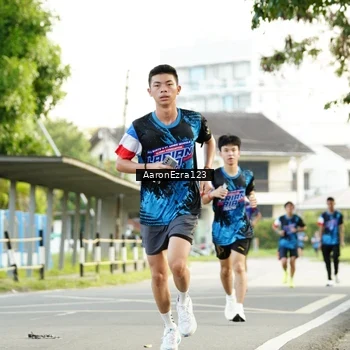 Runner Photo 7647716
