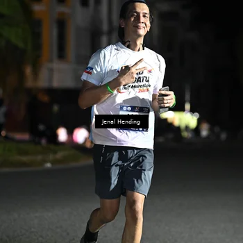 Runner Photo 7647777