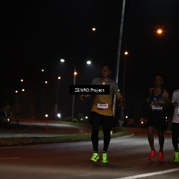 Runner Photo 7647821