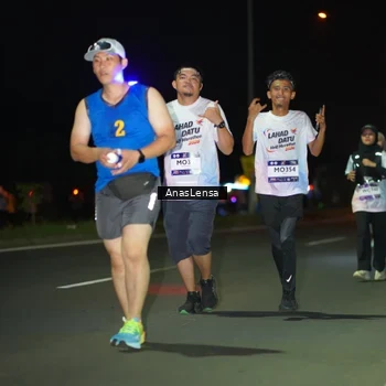 Runner Photo 7647875