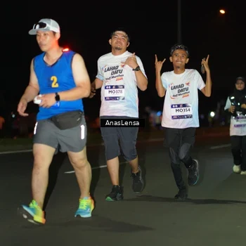 Runner Photo 7647878