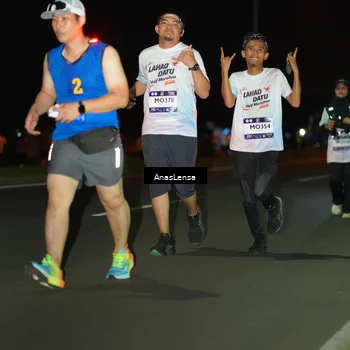 Runner Photo 7647880