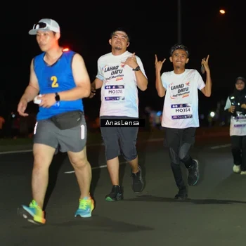 Runner Photo 7647883