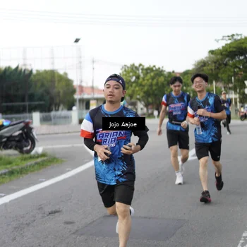 Runner Photo 7647936