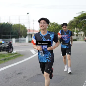 Runner Photo 7647940