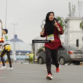 Runner Photo 7647945