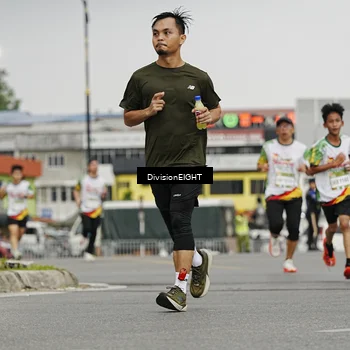 Runner Photo 7648002