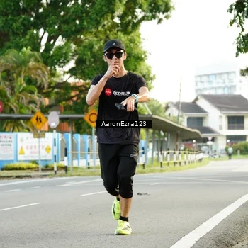 Runner Photo 7648004