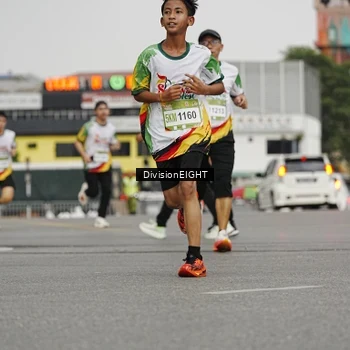 Runner Photo 7648007