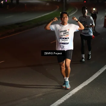 Runner Photo 7648021