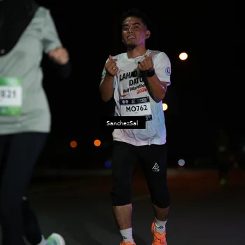 Runner Photo 7648030