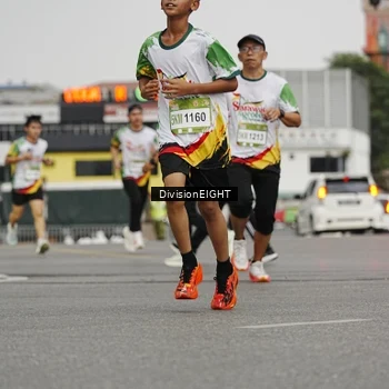Runner Photo 7648033