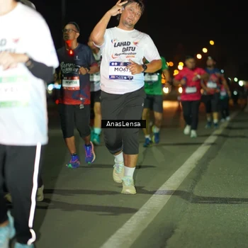 Runner Photo 7648034