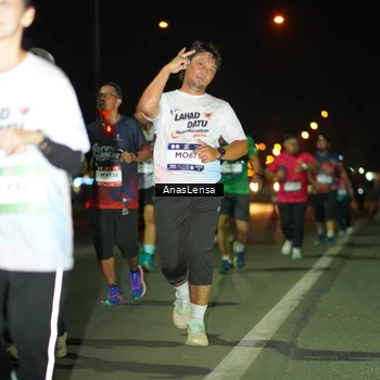 Runner Photo 7648036