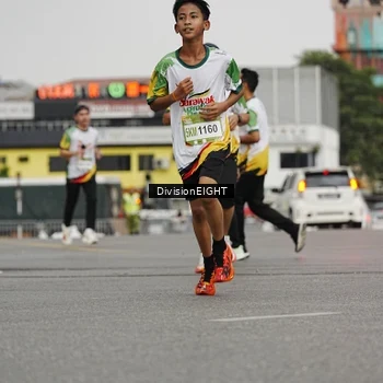 Runner Photo 7648039