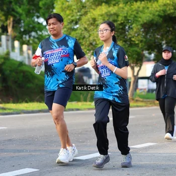 Runner Photo 7648057