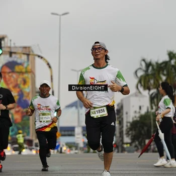 Runner Photo 7648061