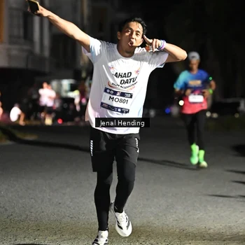 Runner Photo 7648072