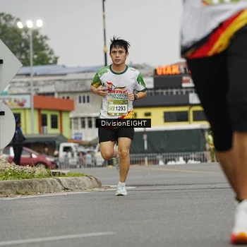 Runner Photo 7648084