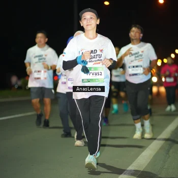 Runner Photo 7648091