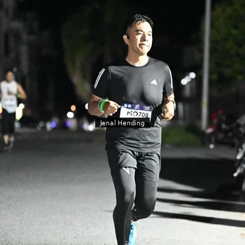 Runner Photo 7648097