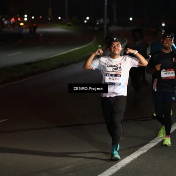 Runner Photo 7648108