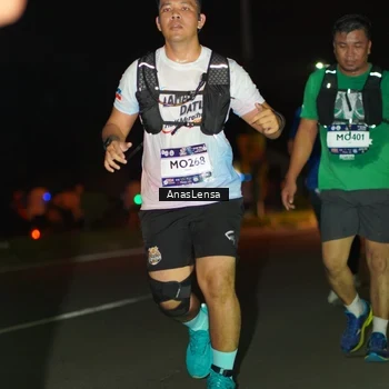 Runner Photo 7648115