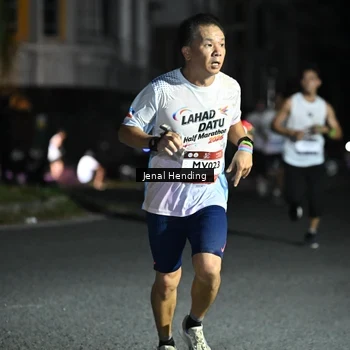 Runner Photo 7648123