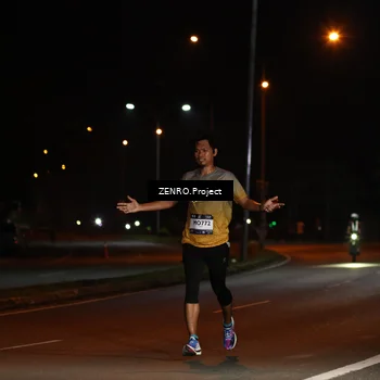Runner Photo 7648143